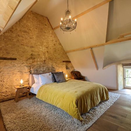 Maison Typique Bretonne Avec Toit De Chaume Camors Exterior foto