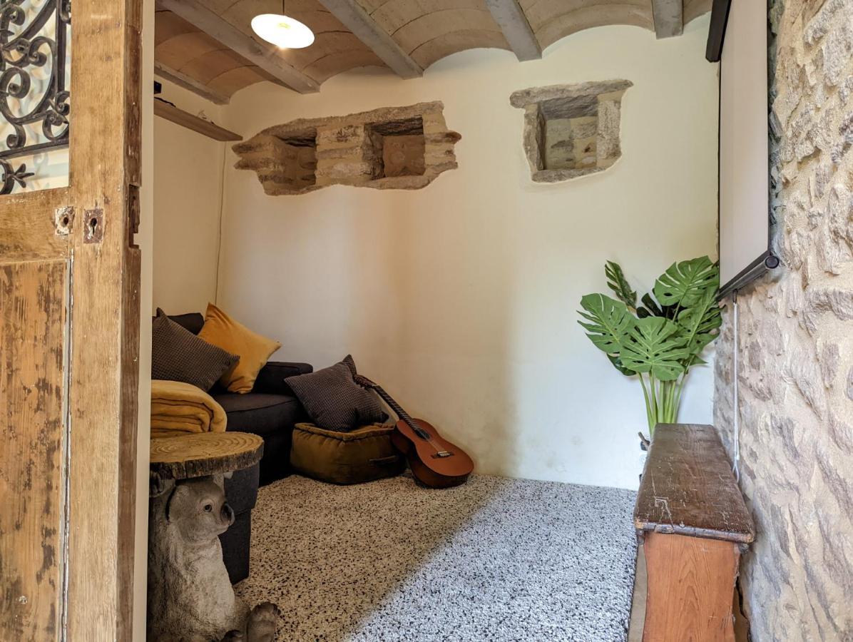 Maison Typique Bretonne Avec Toit De Chaume Camors Exterior foto