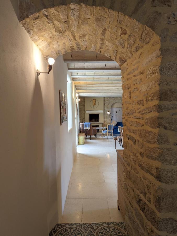 Maison Typique Bretonne Avec Toit De Chaume Camors Exterior foto