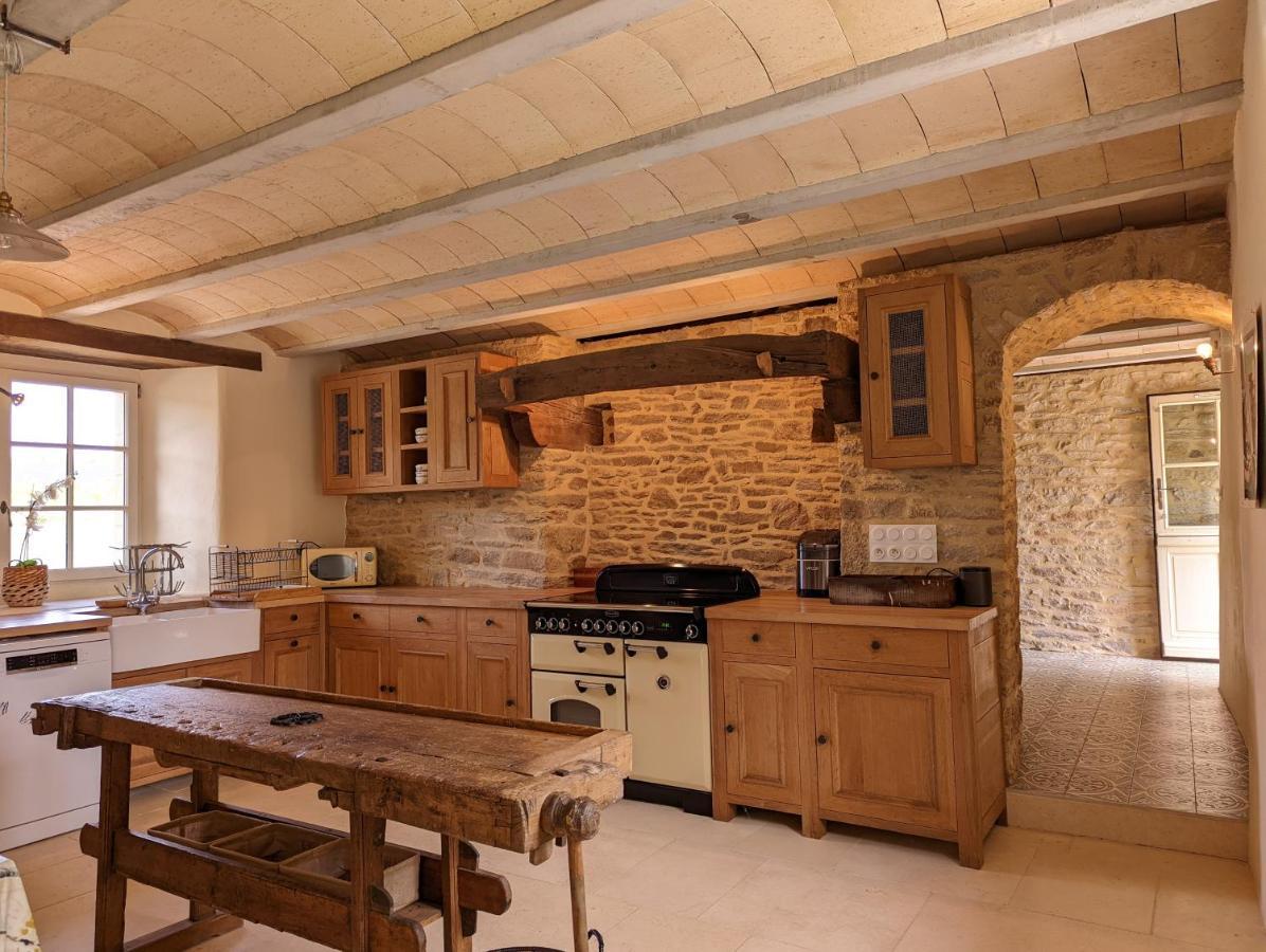 Maison Typique Bretonne Avec Toit De Chaume Camors Exterior foto